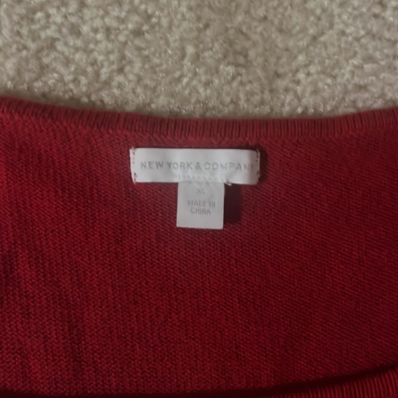 Red sweater - Picture 2 of 4